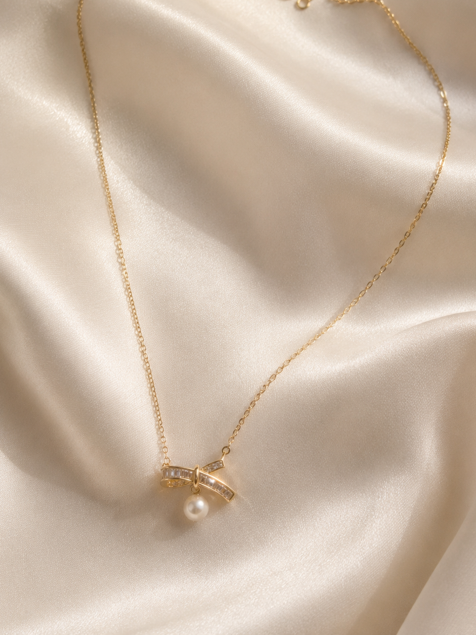 Feather Pearl Golden Chain Pendant