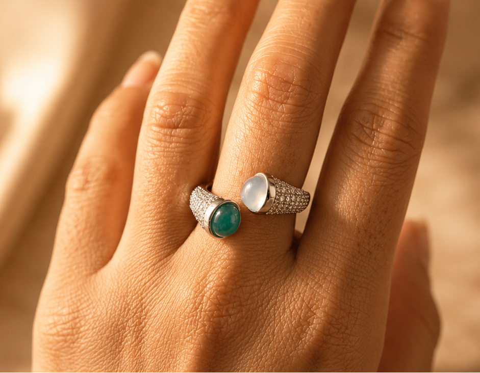 Queen Treasury Emerald AD Ring