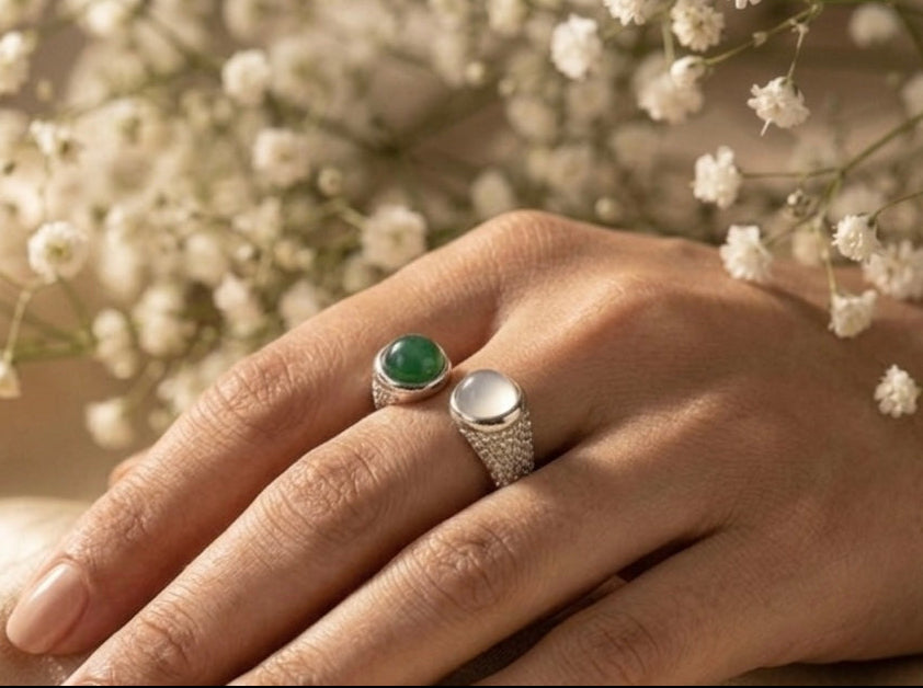 Queen Treasury Emerald AD Ring