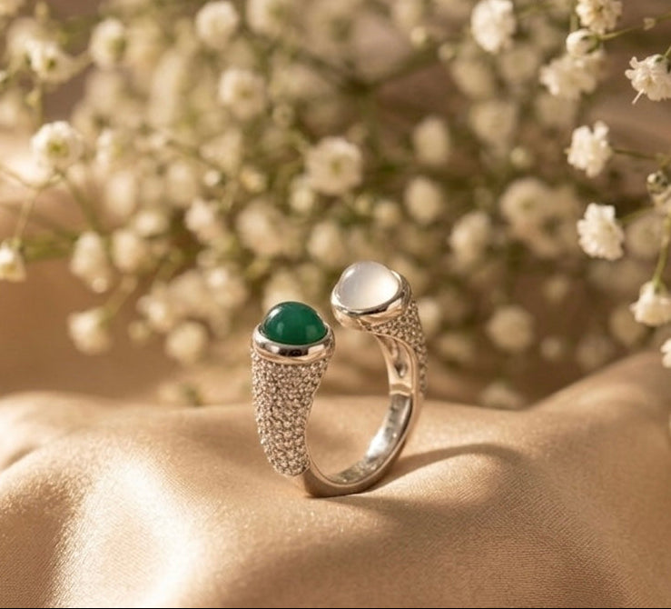 Queen Treasury Emerald AD Ring