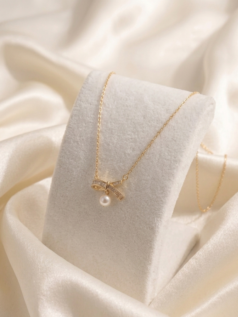 Feather Pearl Golden Chain Pendant