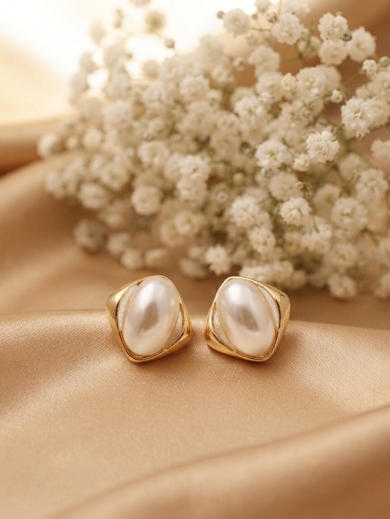 Oval Pearl Stud Earrings
